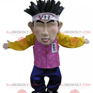 Aziatische Chinese man mascotte in kleurrijke outfit -