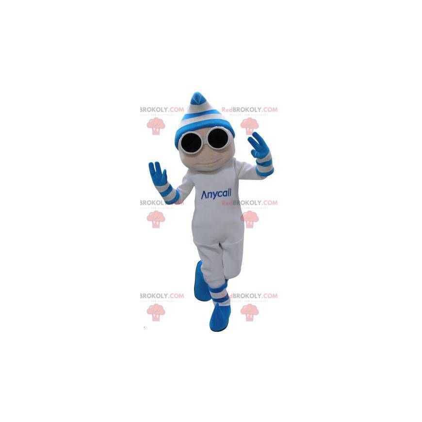Mascota de muñeco de nieve blanco y azul con gafas y una gorra