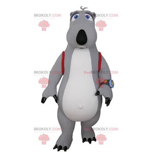 Mascote urso cinza e branco com uma mochila escolar -