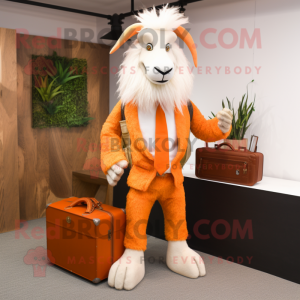 Orange angora ged maskot...