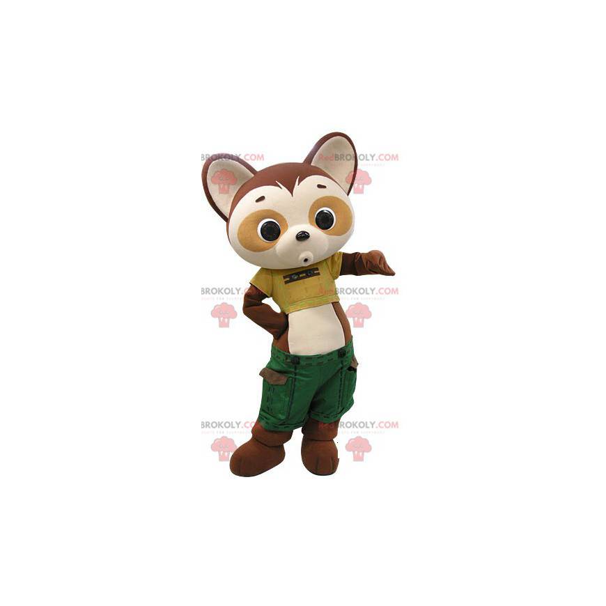 Mascota panda marrón y beige con pantalones cortos verdes -