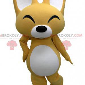 Maskot žluté a bílé lišky se smíchem - Redbrokoly.com