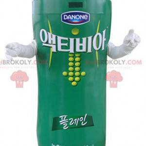 Mascote de iogurte bebendo verde e branco. Mascote Danone -