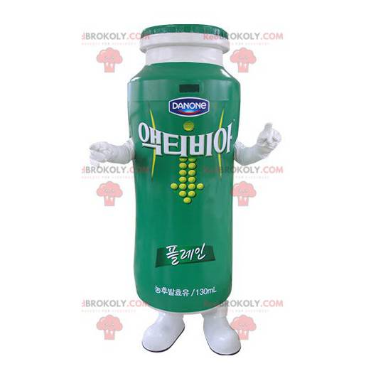 Mascote de iogurte bebendo verde e branco. Mascote Danone -