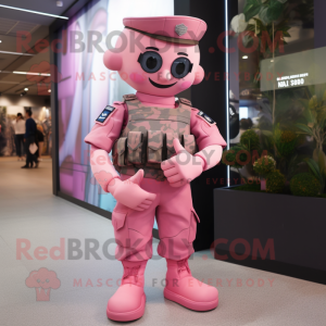 Pink Commando maskot...