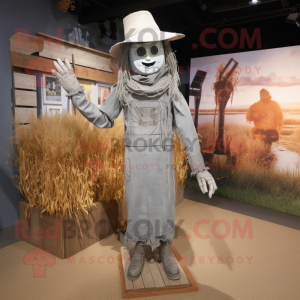 Silver Scarecrow maskot...