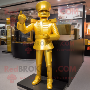 Gold Soldier maskot kostume...