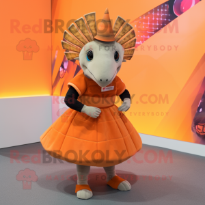 Orange Armadillo maskot...