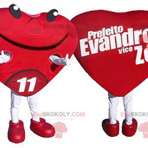 Mascotte gigante del cuore rosso. Mascotte romantica -