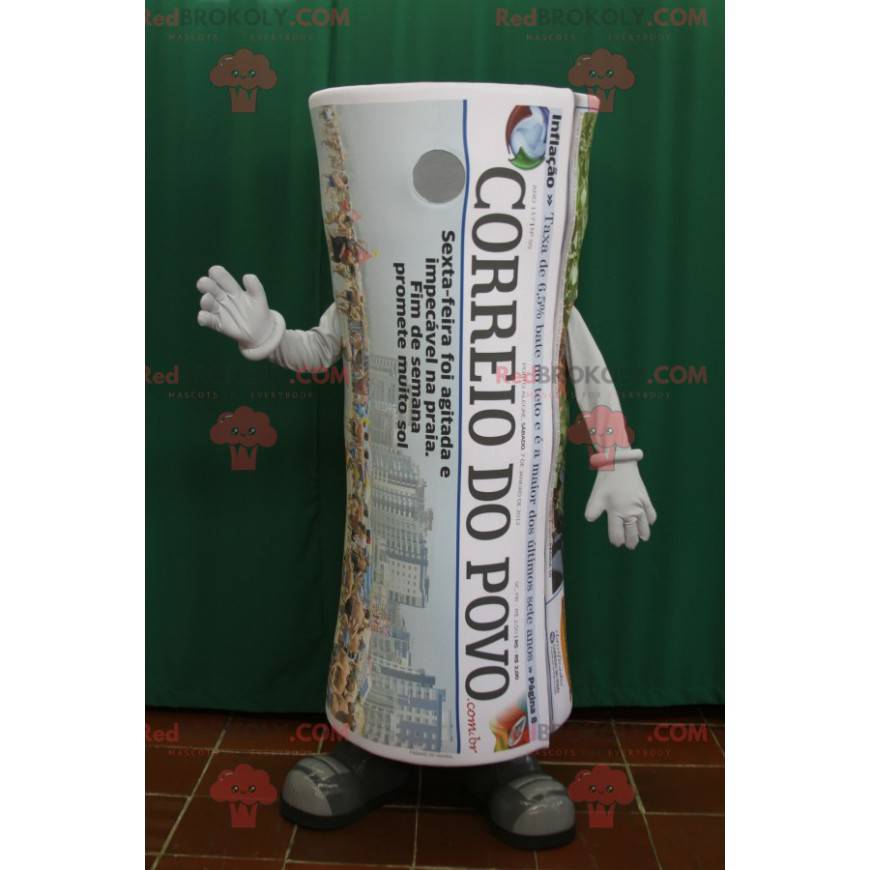 Mascotte di giornale arrotolato gigante. Giornale -