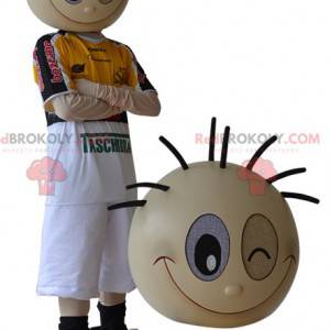 Mascotte del ragazzo sportivo che sbatte le palpebre -