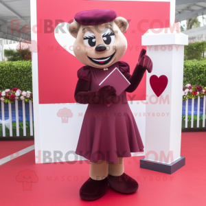 Maroon Love Letter maskot...