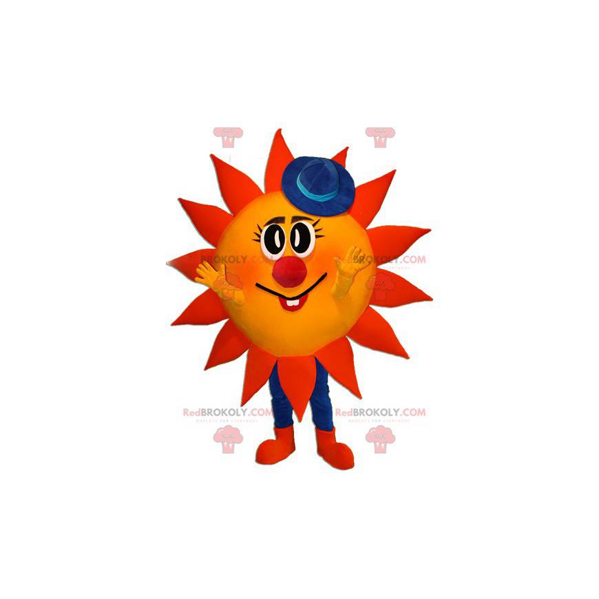 Mascote do sol vermelho e amarelo com um chapéu azul -