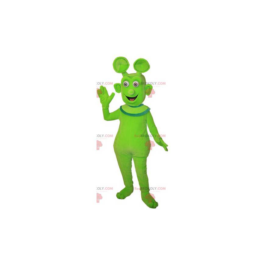 Mascotte aliena aliena verde carina e sorridente -