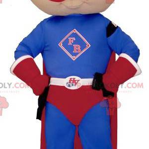 Kleine jongen mascotte gekleed in superheld outfit -