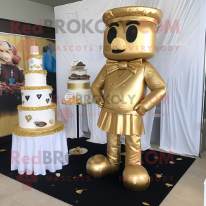 Złoty tort weselny w...