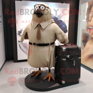 Beige Blackbird maskot...