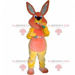 Mascotte de lapin en peluche avec une carotte - Redbrokoly.com