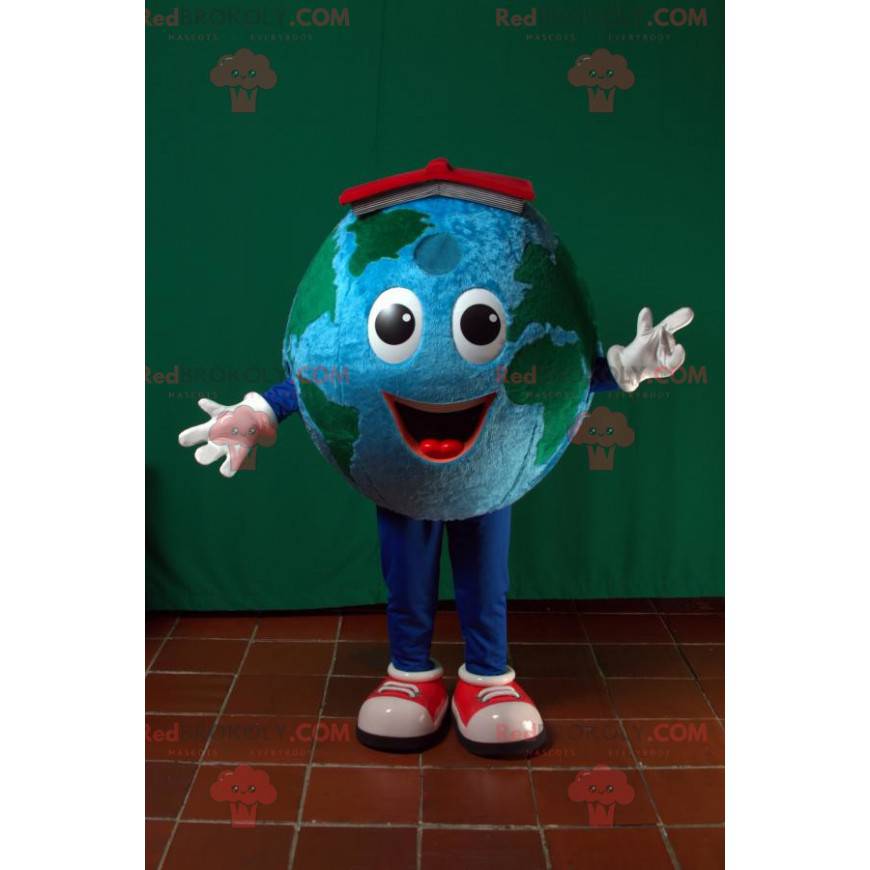 Mascotte de planète terre géante avec un chapeau rouge -