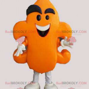Mascote do homem engraçado laranja. Fantasia de boneco de neve