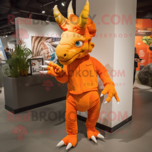Orangefarbener Triceratops...