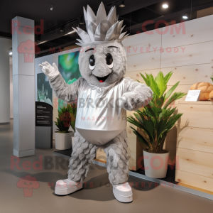 Silver Pineapple mascotte...