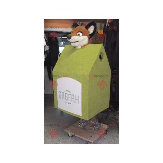 Capanna di legno mascotte con una testa di volpe -