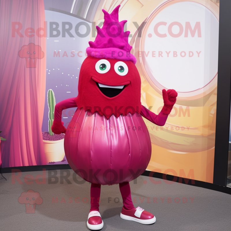 Personaje de disfraz de mascota de cebolla magenta vestido con