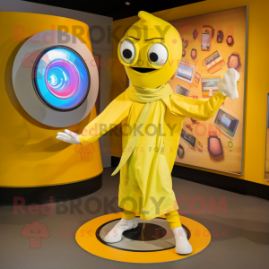 Yellow Plate Spinner maskot...