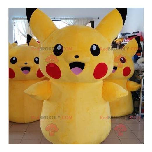 Mascotte de Pikachu célèbre Pokemon jaune de manga -