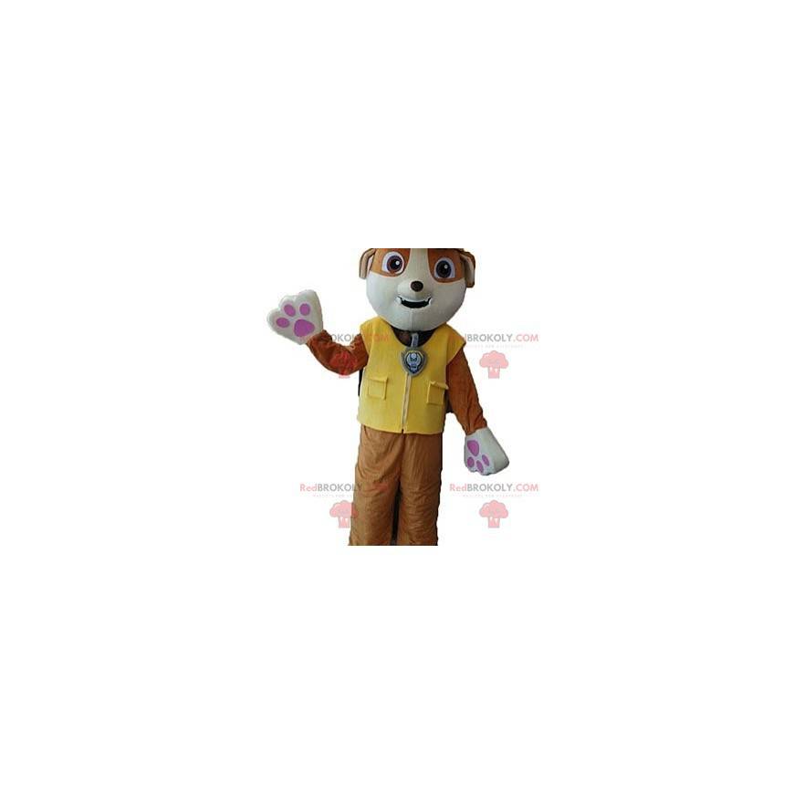 Mascote cachorro marrom e branco com colete amarelo -