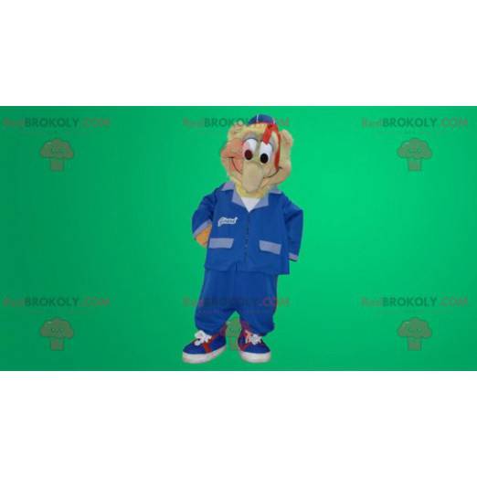 Gioviale mascotte pupazzo di neve vestito con un'uniforme blu -