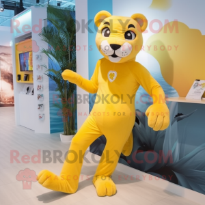 Žlutá postava maskota Puma...