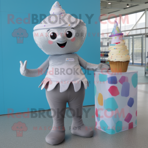 Silver Cupcake maskot...