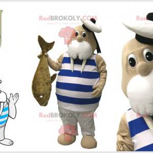 Walrusmascotte met een zeemansuitrusting en een grote vis -