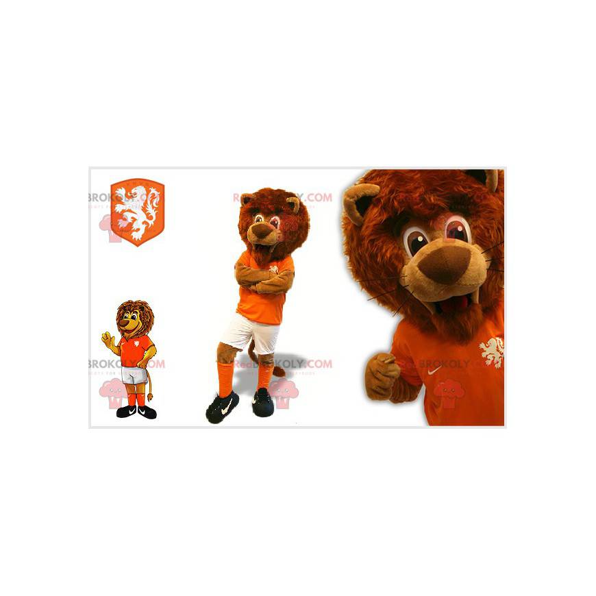 Hnědý lev maskot v oblečení fotbalisty - Redbrokoly.com