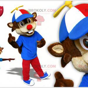 Brun och beige ekorre maskot med keps - Redbrokoly.com