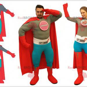 2 costumes de superhéros pour un homme et une femme -