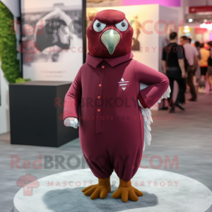 Maroon Pigeon maskot...