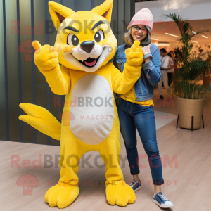 Yellow Wolf maskot kostyme...