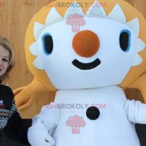 Mascot blonde girl with quilts - Redbrokoly.com