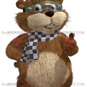 Mascote de marmota marrom e bege com máscara - Redbrokoly.com