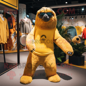 Yellow Giant Sloth maskot...