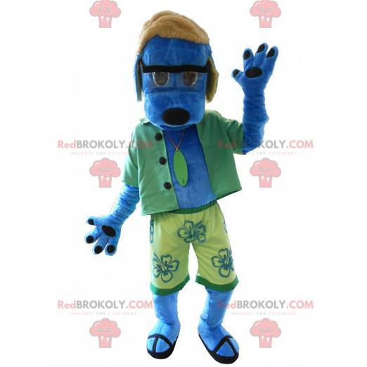 Maskot modrý pes oblečený jako rekreant. Letní maskot -