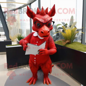 Röd Triceratops maskot...