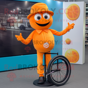 Orangefarbener Einradfahrer...