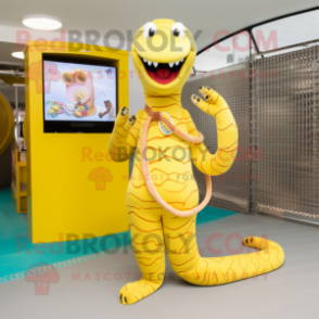 Gul Python maskot kostume karakter klædt med badetøj og nøgleringe - Python maskot - REDBROKO_68041 - RedBrokoly.com