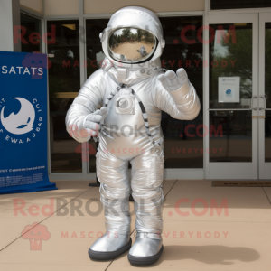 Silver Astronaut maskot...