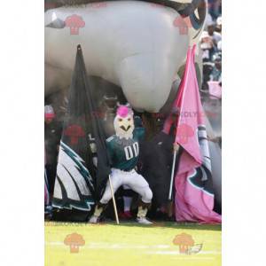 Mascot gallo blanco con una cresta rosa y ropa deportiva -