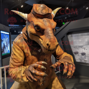 Rust Triceratops maskot...